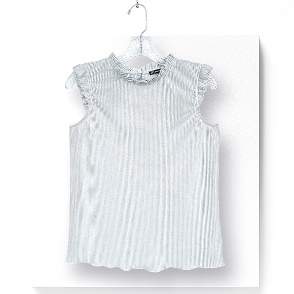 Adrianna Papell Metallic Silver Pleated Sleeveless Blouse Ruffle keyhole/Button - Picture 9 of 11